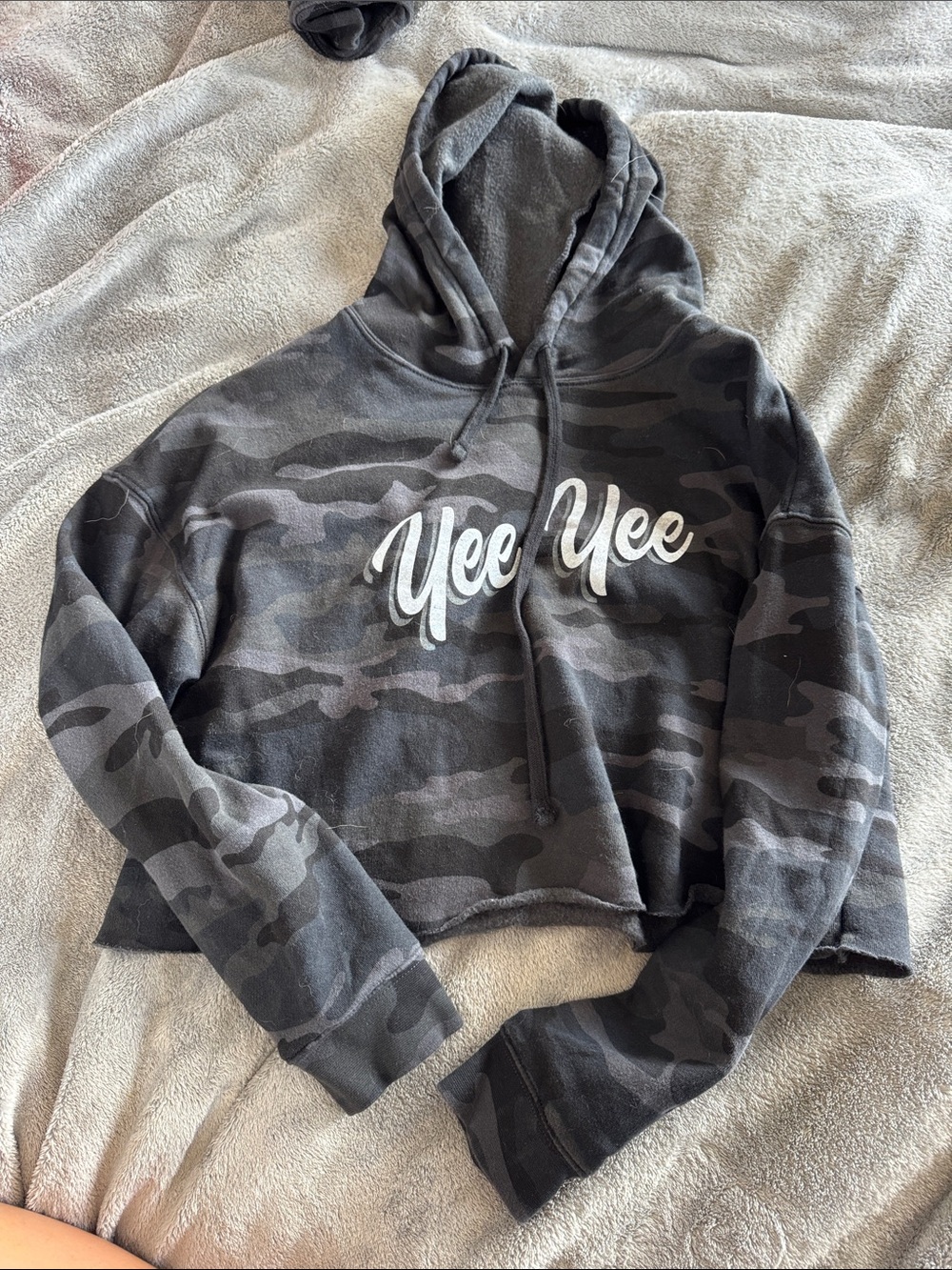 Yee Yee Women's Cropped Crewneck Hoodie - Black/Gray Camo